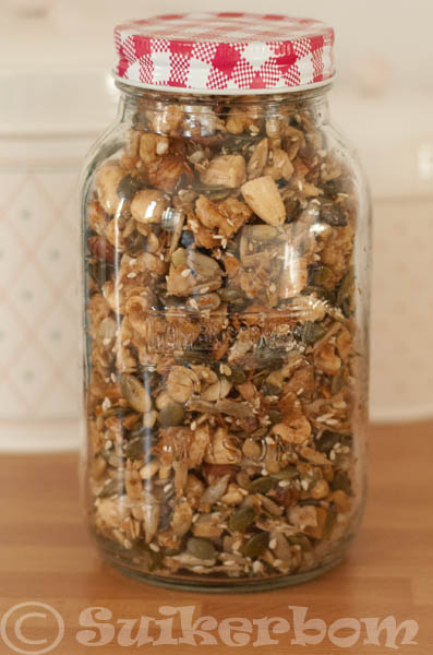 muesli in pot